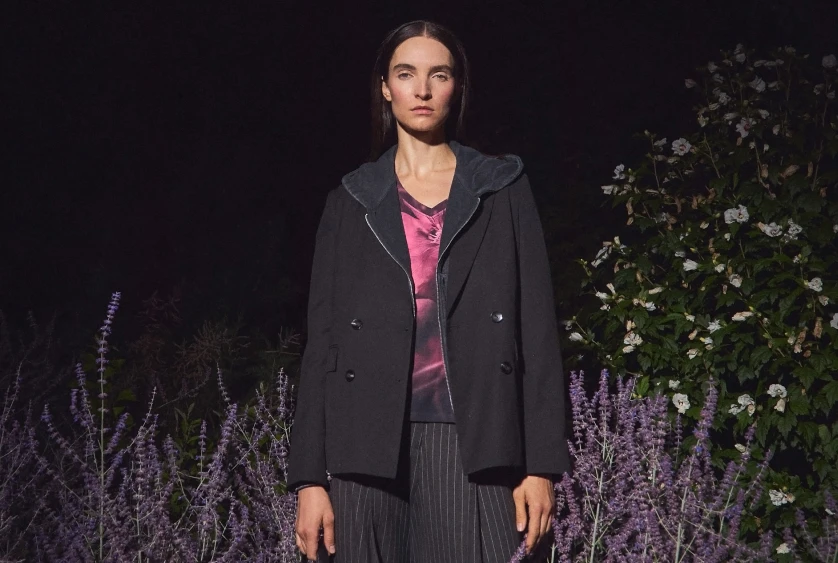 Jaka kurtka do szerokich spodni?