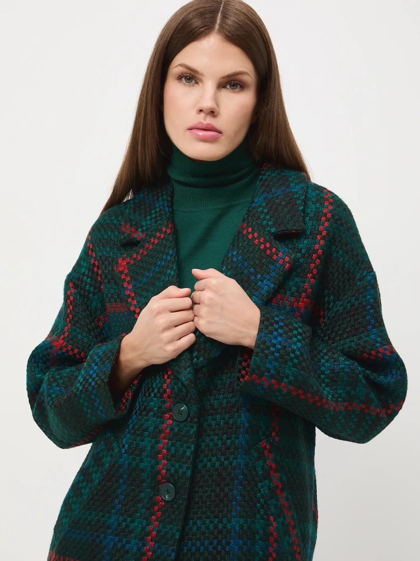 Jak nosić płaszcz w kratę?