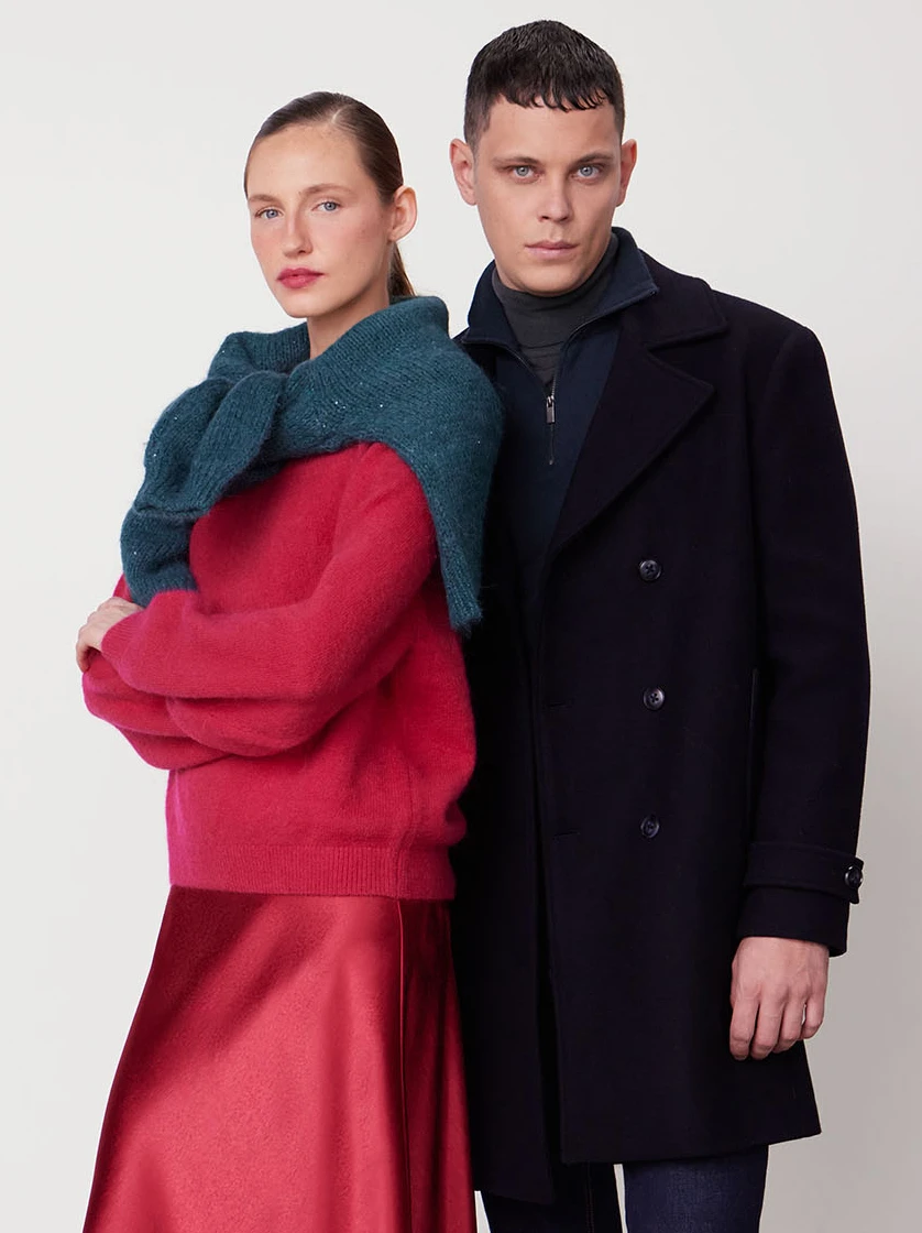 Jak nosić sweter oversize zimą?