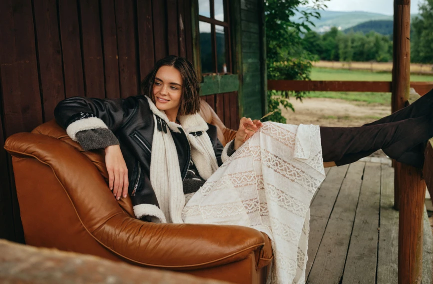 Jak nosić kurtkę biker zimą?